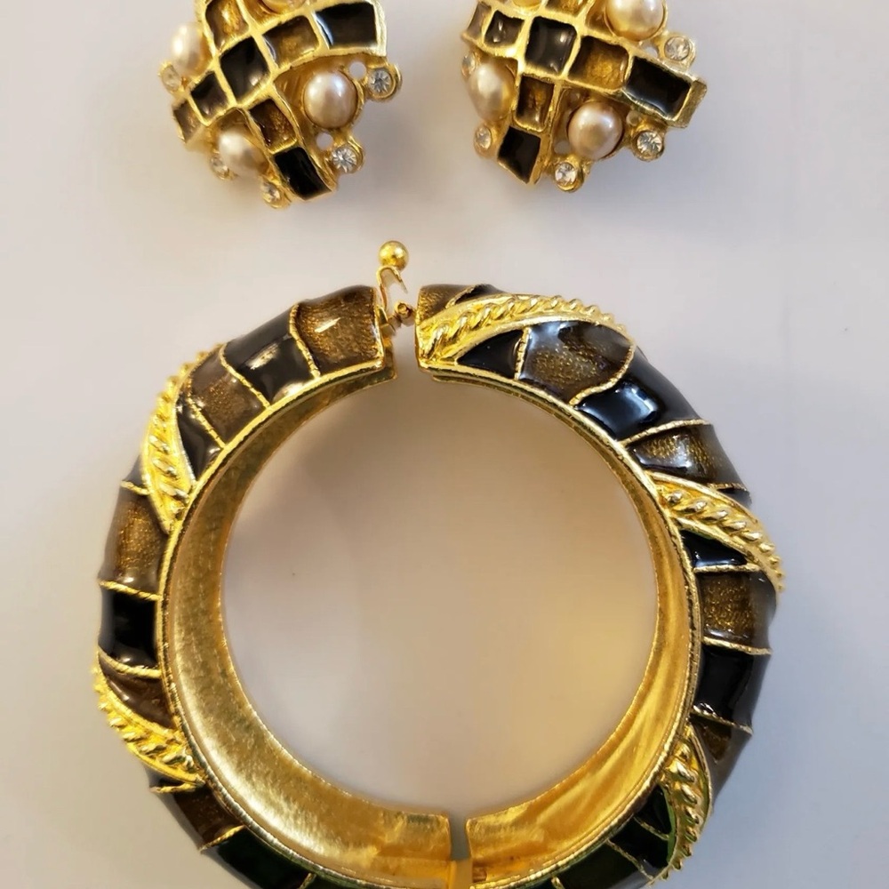 Gerard Yosca Luxurious Black and Gold Bracelet & Earrings Set